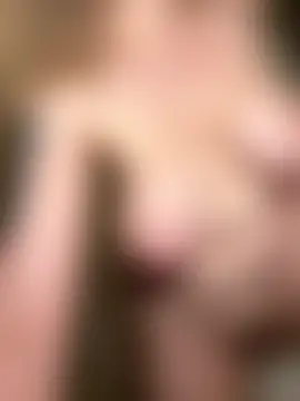 HugeBoobsAlice's Webcam Show