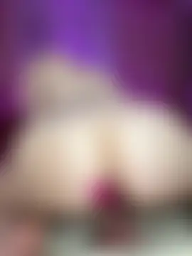 HugeBoobsAlice's Webcam Show