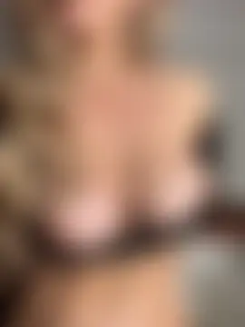 JolieBee's Live Sex Cam Show