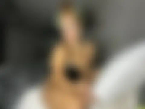 MissAroraaaxo's Live Sex Cam Show