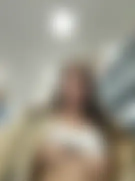 DoriDeluxe66's Live Sex Cam Show