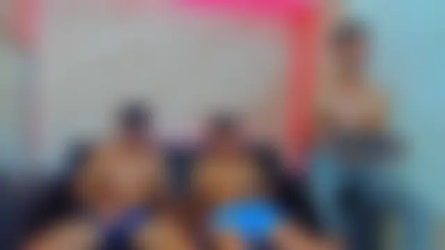 Golldens_Dreamss' Live Sex Cam Show