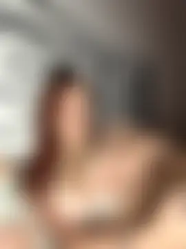 Curvy-little-red's Live Sex Cam Show