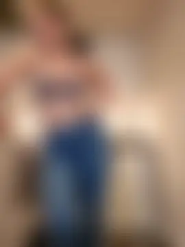 cumtomama's Live Sex Cam Show