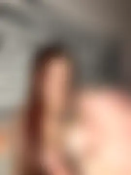 Curvy-little-red's Live Sex Cam Show