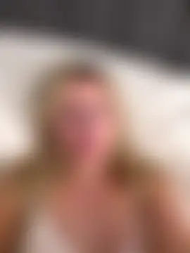 SexySaraxxoo's Live Sex Cam Show