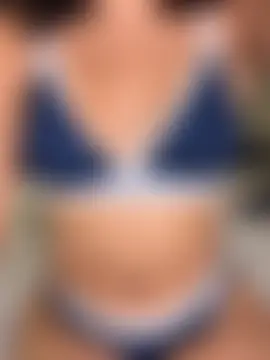 Kiki_hammyy's Webcam Show