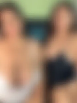 twocurvylatins' Webcam Show