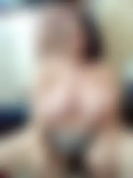 Lucia8600's Live Sex Cam Show