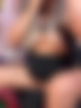 Suyin_squirt22's Webcam Show