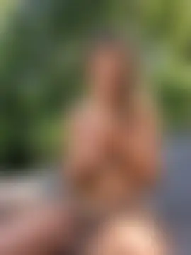 Bella-Grace's Live Sex Cam Show