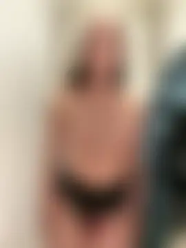 nicole111's Live Sex Cam Show