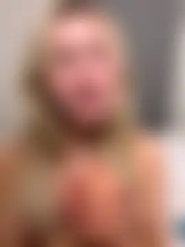 SexySaraxxoo's Live Sex Cam Show