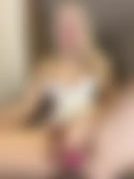 AnikaBest's Live Sex Cam Show