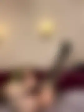 kellyvenous' Live Sex Cam Show