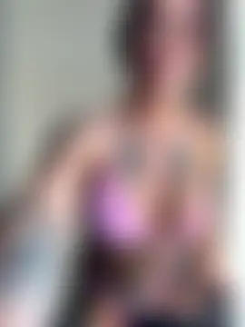 NikkiFoxx_13's Live Sex Cam Show