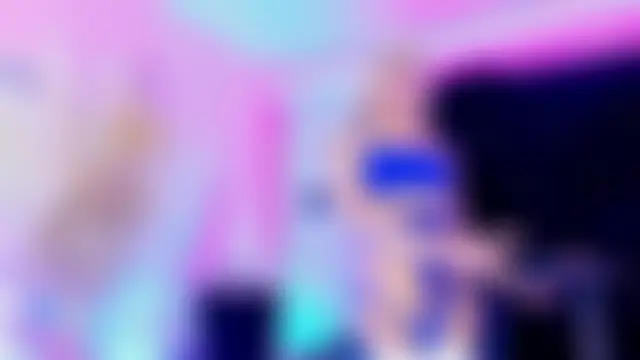 Queens_Wonders_Blonders' Webcam Show