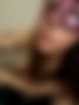 GretaNatural's Live Sex Cam Show