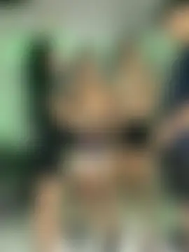 royalgirls_x's Live Sex Cam Show