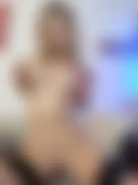 LeaHotxx's Live Sex Cam Show