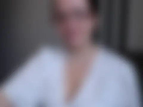 Alma44's Live Sex Cam Show