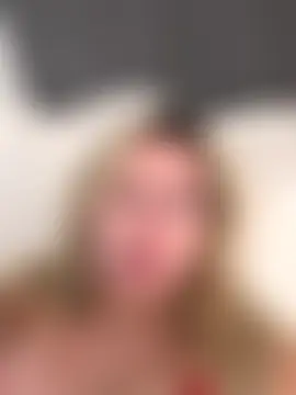 SexySaraxxoo's Live Sex Cam Show