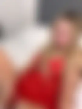 SexySaraxxoo's Live Sex Cam Show