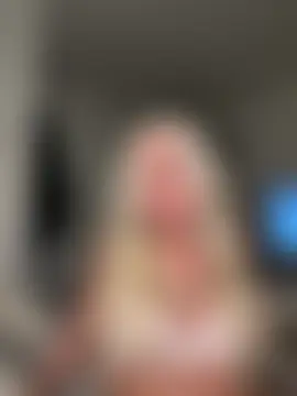 BlondeBetty's Live Sex Cam Show