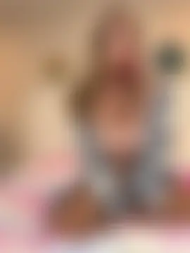 Aleesa_milfxo's Webcam Show