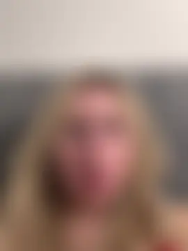 SexySaraxxoo's Live Sex Cam Show