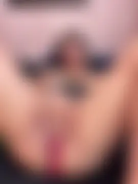 Suyin_squirt22's Webcam Show