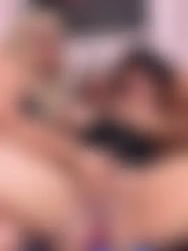 Suyin_squirt22's Webcam Show