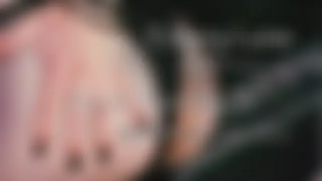 EmeryLune_xo's Live Sex Cam Show