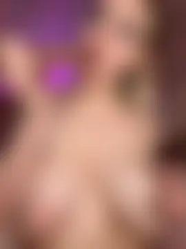 HugeBoobsAlice's Webcam Show