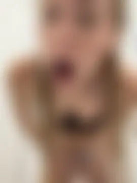 kira_mia's Live Sex Cam Show