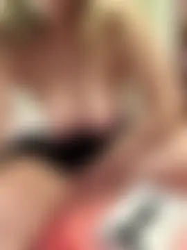 Faidraishere's Live Sex Cam Show