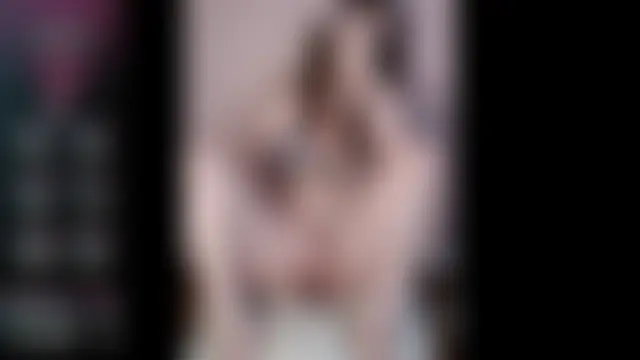 EllieMelts' Webcam Show