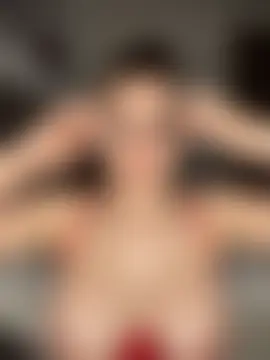 riri_bstvx's Live Sex Cam Show