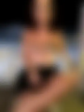 therealbeverlycious' Live Sex Cam Show