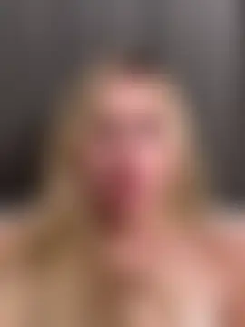 SexySaraxxoo's Live Sex Cam Show