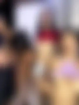 royalgirls_x's Webcam Show