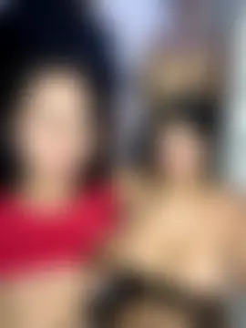 royalgirls_x's Webcam Show