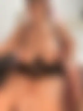 AvaDivaMilf's Live Sex Cam Show