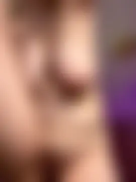 HugeBoobsAlice's Webcam Show