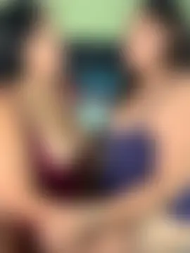 twocurvylatins' Webcam Show