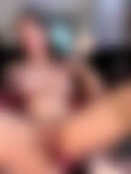 Roselyn_xo's Live Sex Cam Show