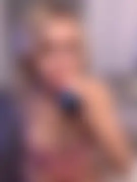 SexySaraxxoo's Live Sex Cam Show