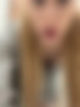 kira_mia's Live Sex Cam Show