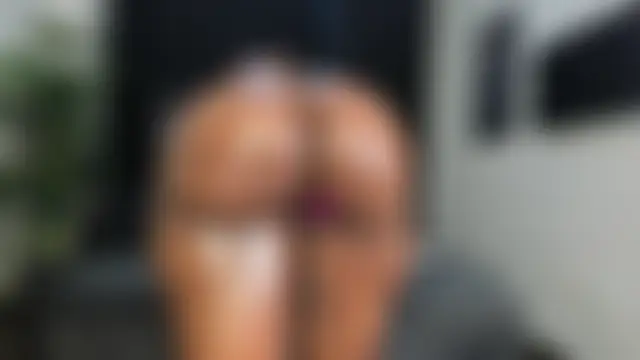 naughty_bigass' Webcam Show