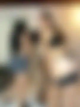 royalgirls_x's Live Sex Cam Show